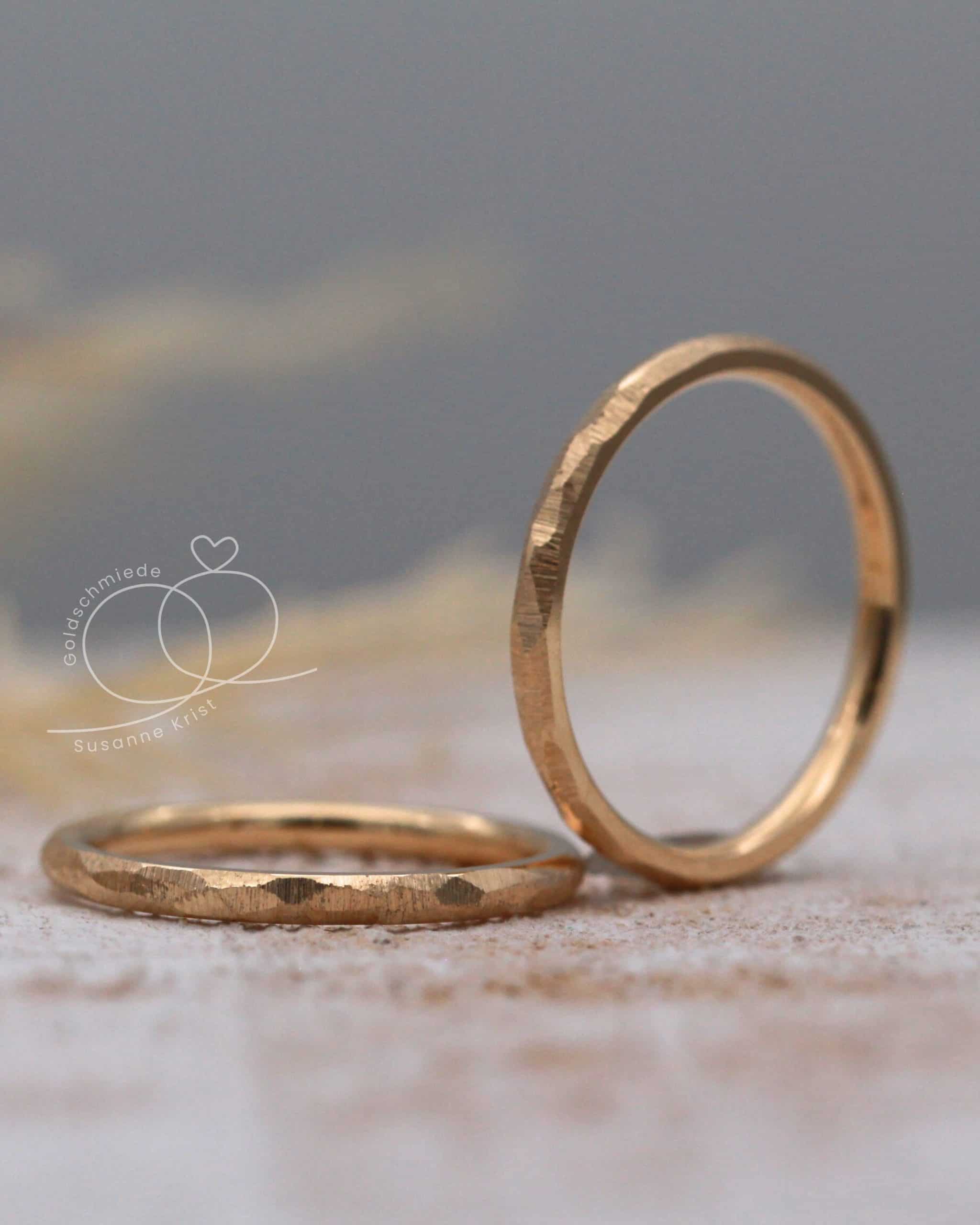 Dünne Ringe Rosegold "Zarties" 13 Dünne Ringe Rosegold mit Hammerschlag Fels