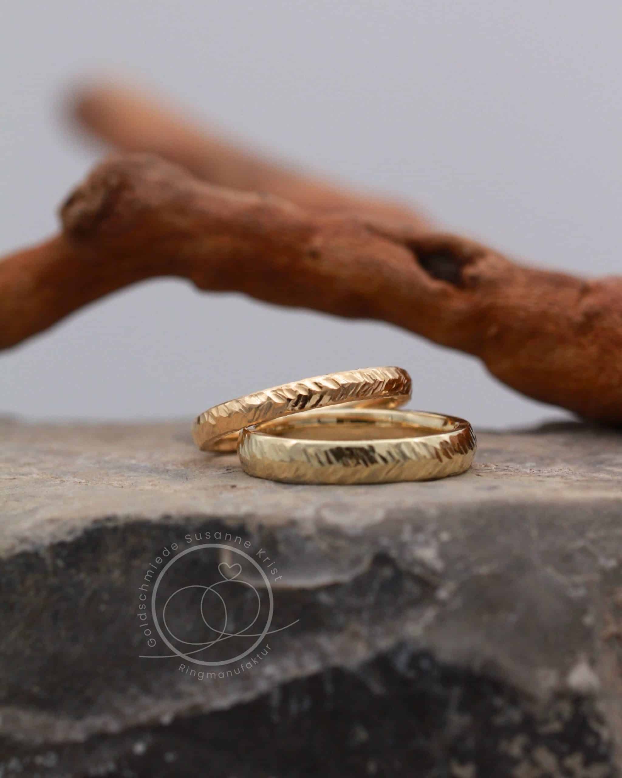 Ringe mit Blattmuster "Blattwerk" 8 Eheringe florale Struktur bzw. Ringe mit Blattmuster