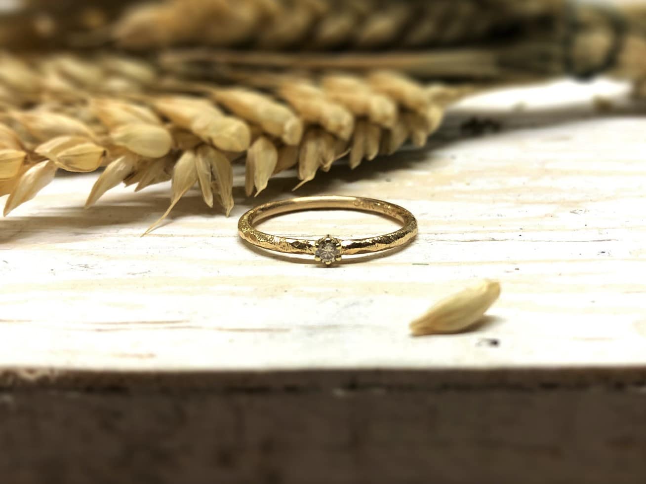 Rosegoldring mit Struktur "Nellia" 2 Rosegoldring mit Struktur "Nellia" – Bild 2