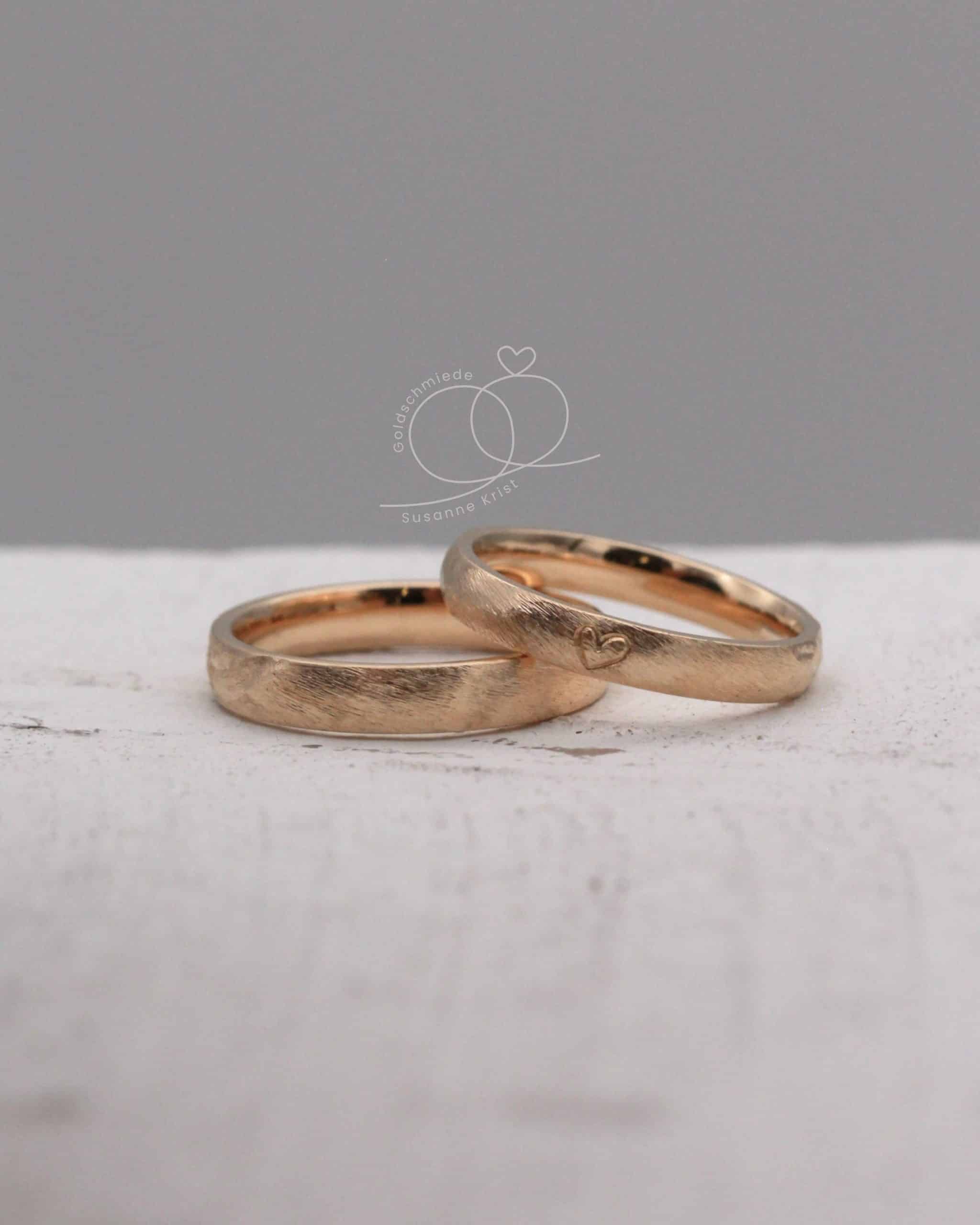 Herztrauringe Gold "Strandliebe" 3 Herztrauringe Gold geschmiedet