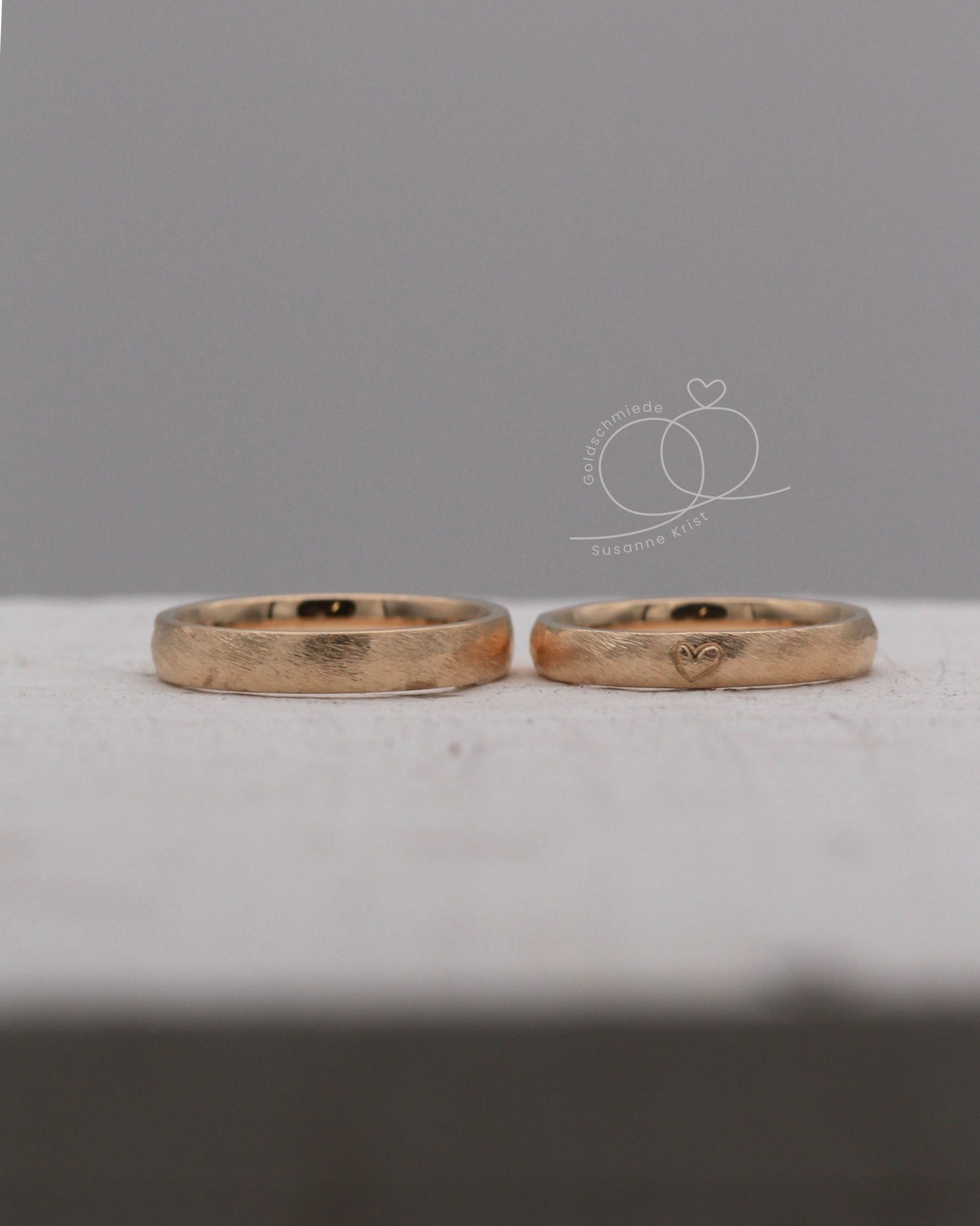 Herztrauringe Gold "Strandliebe" 4 Schlichte Herztrauringe aus Gold, Modell Strandliebe