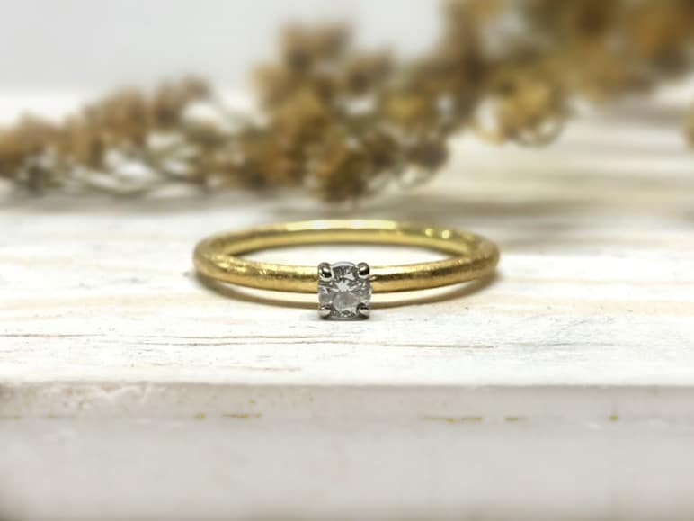 Klassischer Verlobungsring mit grauem Stein "Simeona" 1 Klassischer Verlobungsring mit grauem Stein Simeona