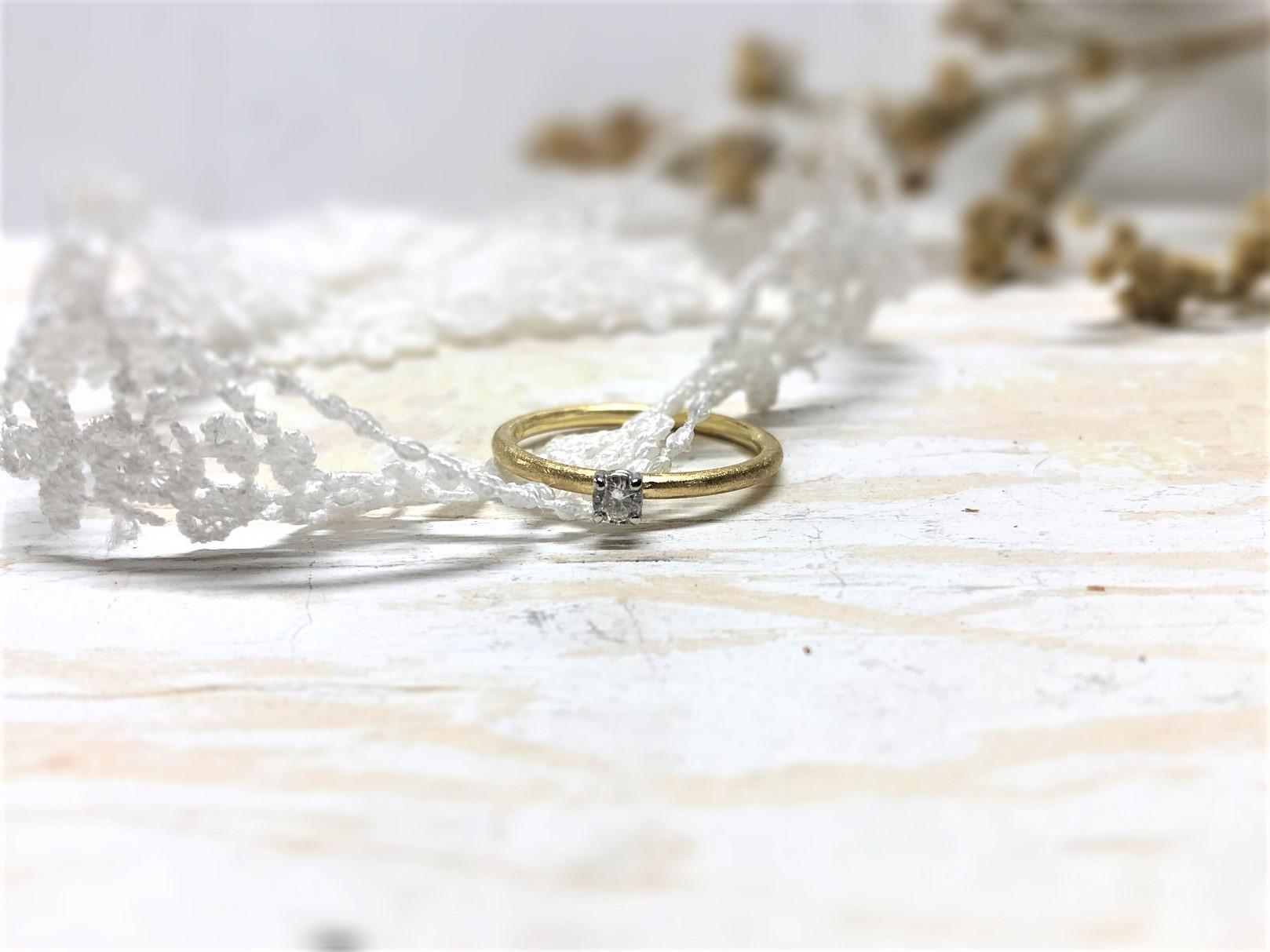 Klassischer Verlobungsring mit grauem Stein "Simeona" 3 Verlobungsring mit grauem Diamant Salt n Pepper Simeona