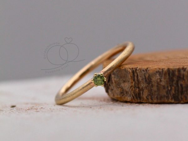 Florale Verlobungsringe 2 Nachhaltiger Ring grüner Stein Fini Oliv