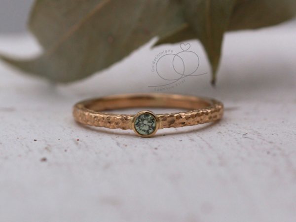 Florale Verlobungsringe 1 Ring grüner Stein als Verlobungsring hellgrüner Stein Linda