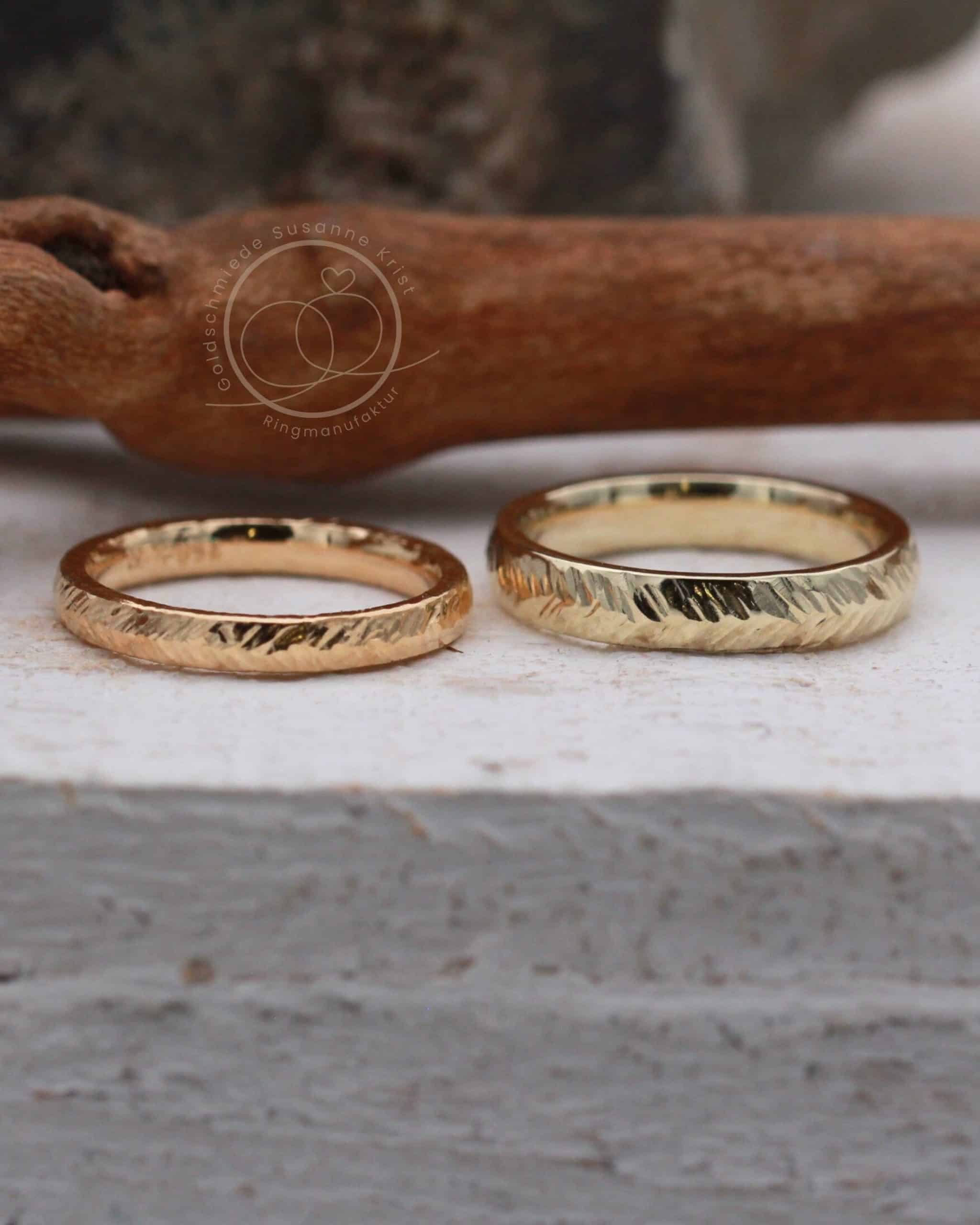 Ringe mit Blattmuster "Blattwerk" 9 Ringe mit Blattmusterung in Rosegold und Gold