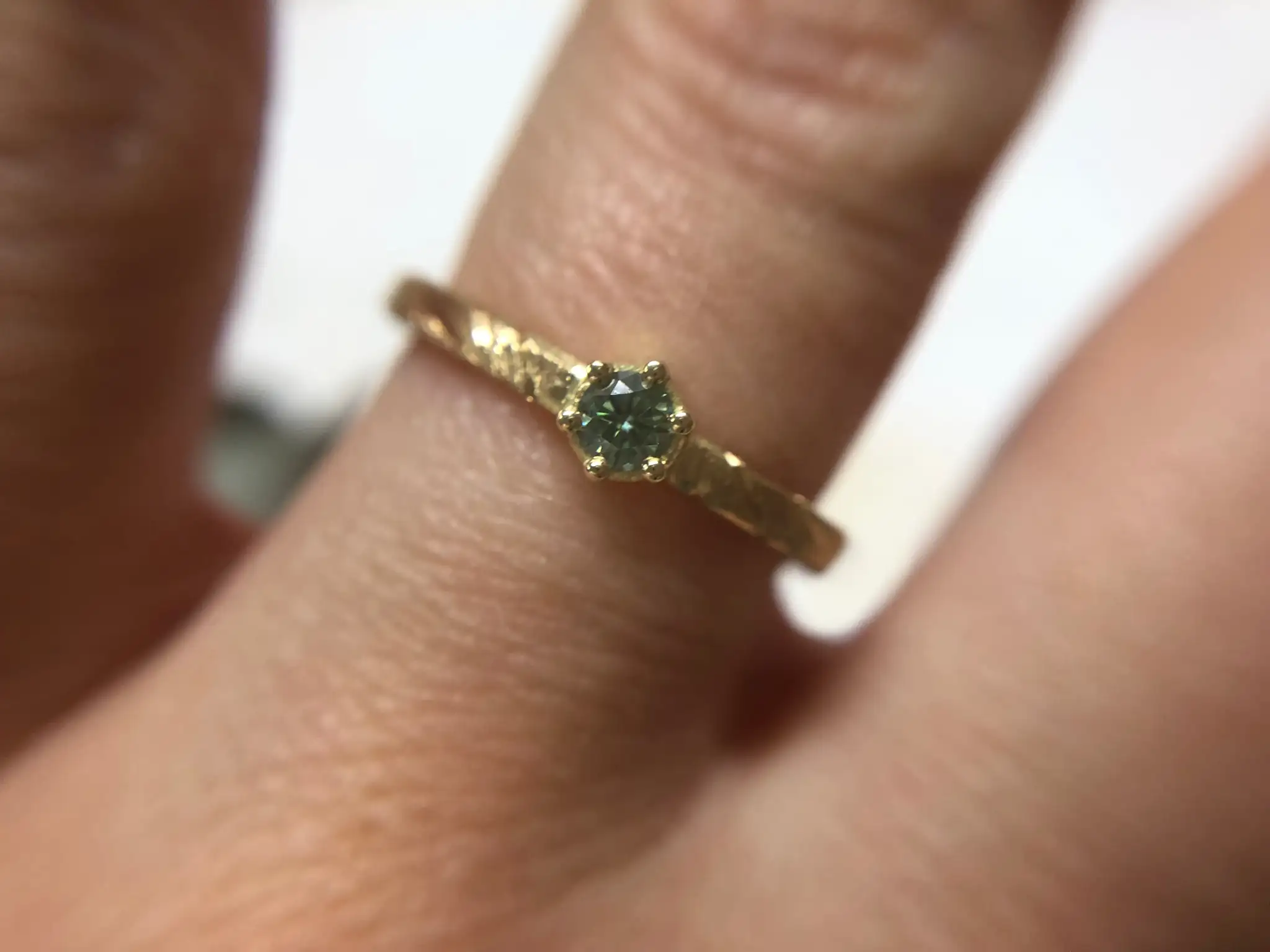 Rosegoldring mit grünem Stein "Linn 1" 14 Rosegold Verlobungsring Grüner Stein Linn