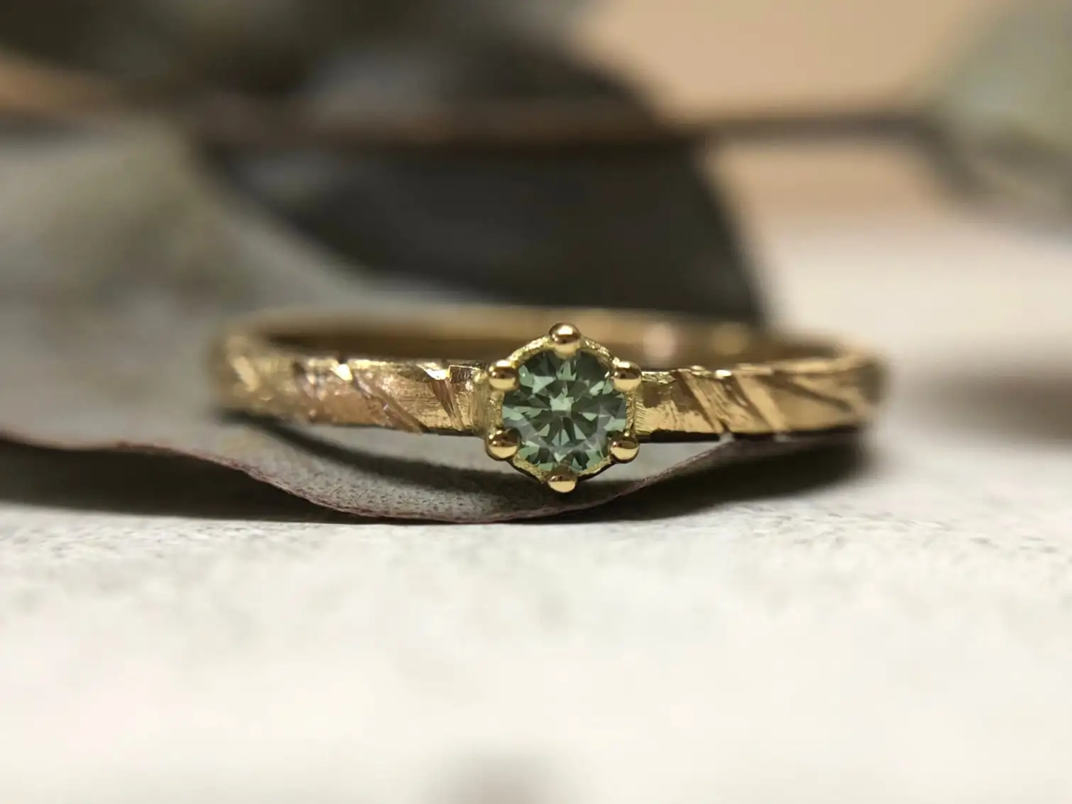 Rosegoldring mit grünem Stein "Linn 1" 1 Rosegoldring mit grünem Stein Linn