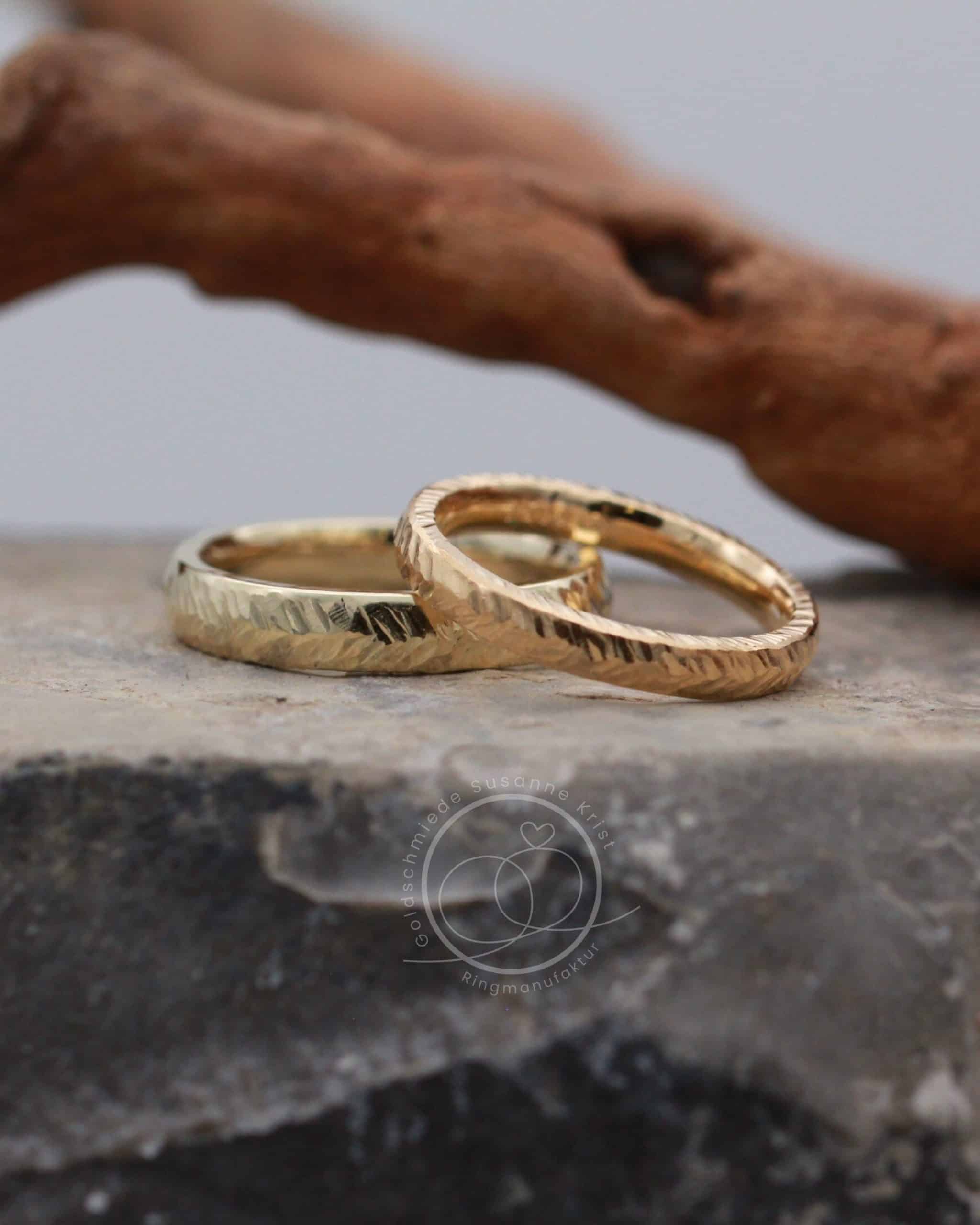 Ringe mit Blattmuster "Blattwerk" 5 Schmale Trauringe Blatt, Modell Blattwerk