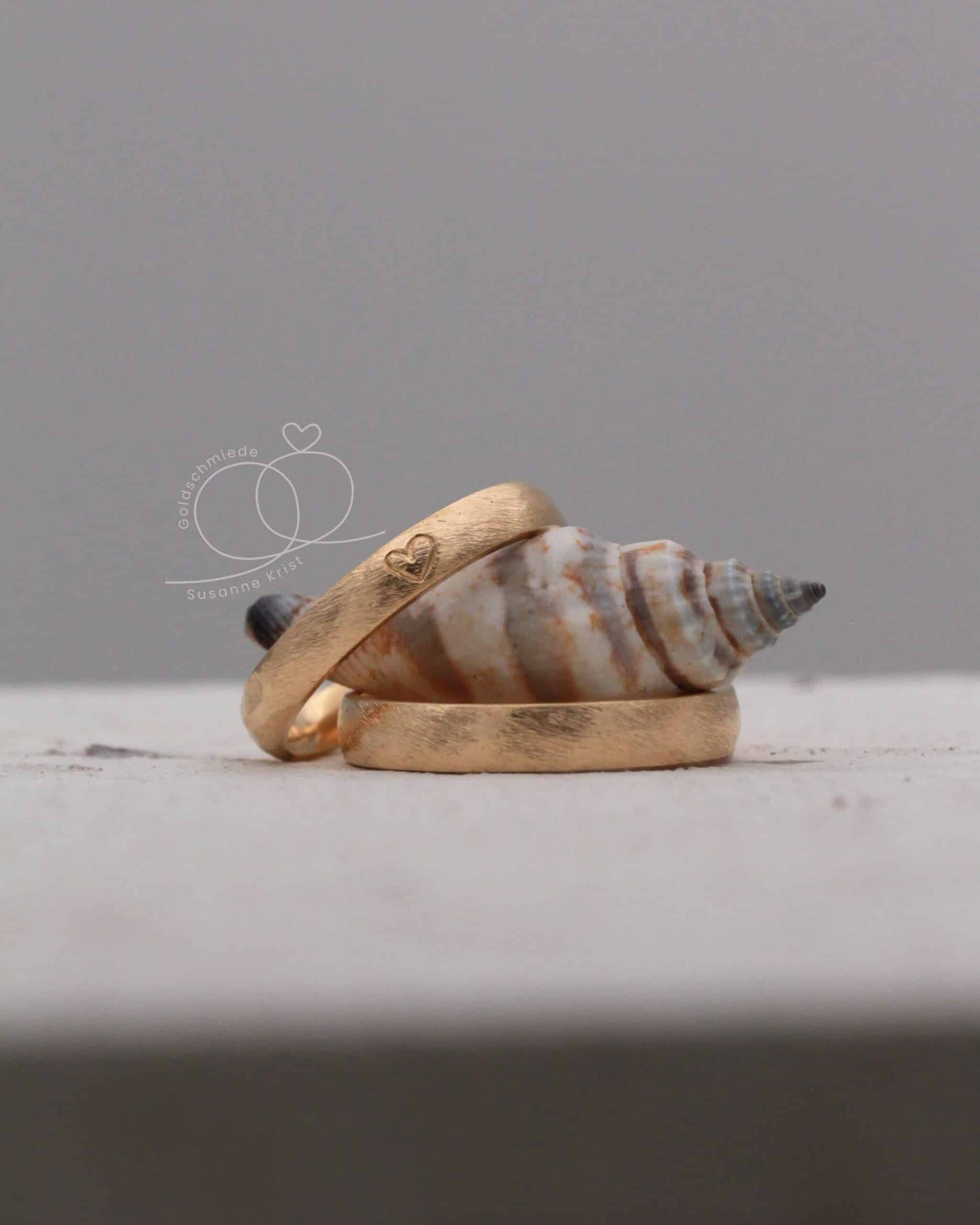 Herztrauringe Gold "Strandliebe" 10 Trauringe Herz Strandliebe