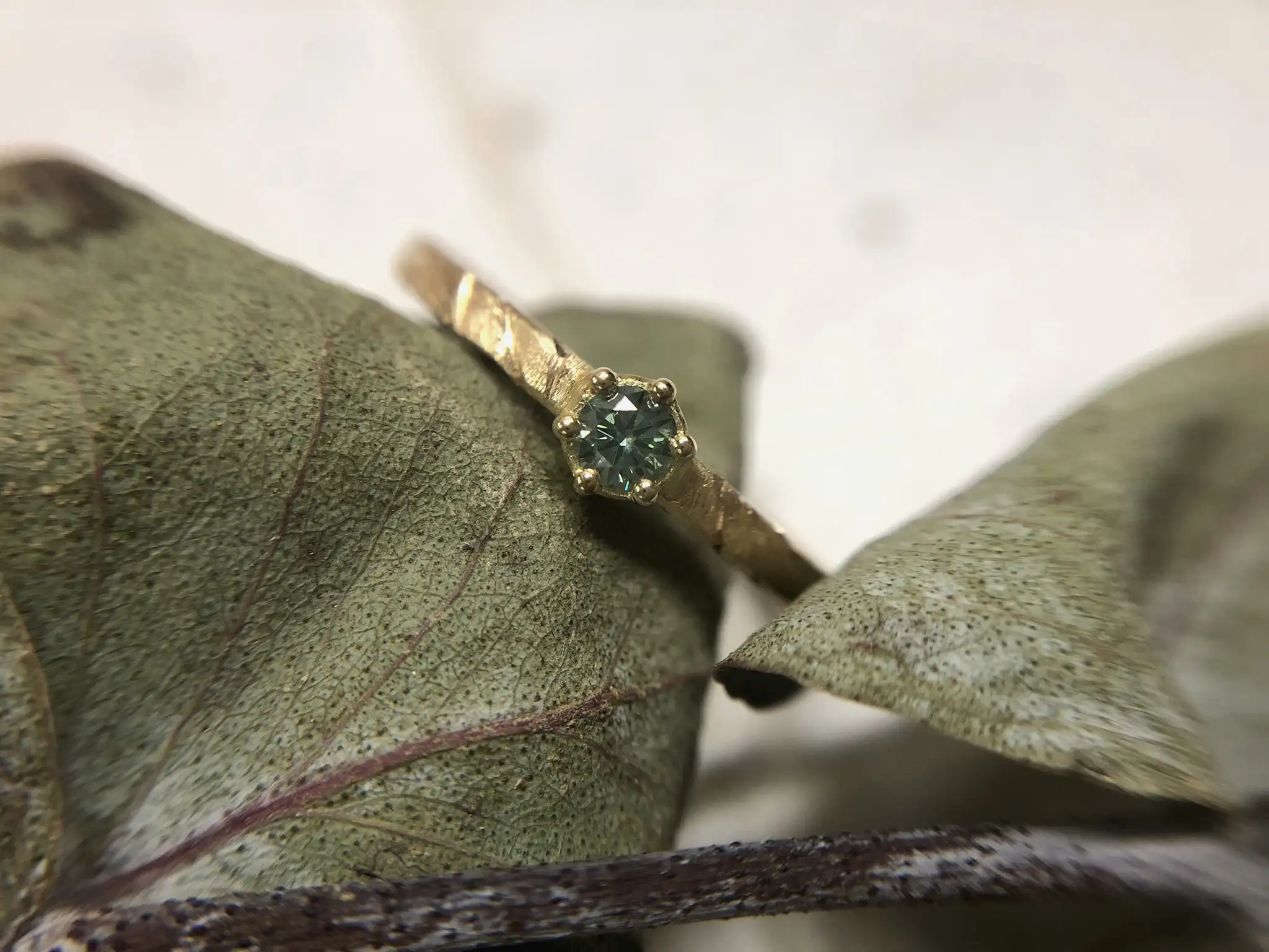 Rosegoldring mit grünem Stein "Linn 1" 7 Verlobungsring aus Rosegold grüner Stein Linn