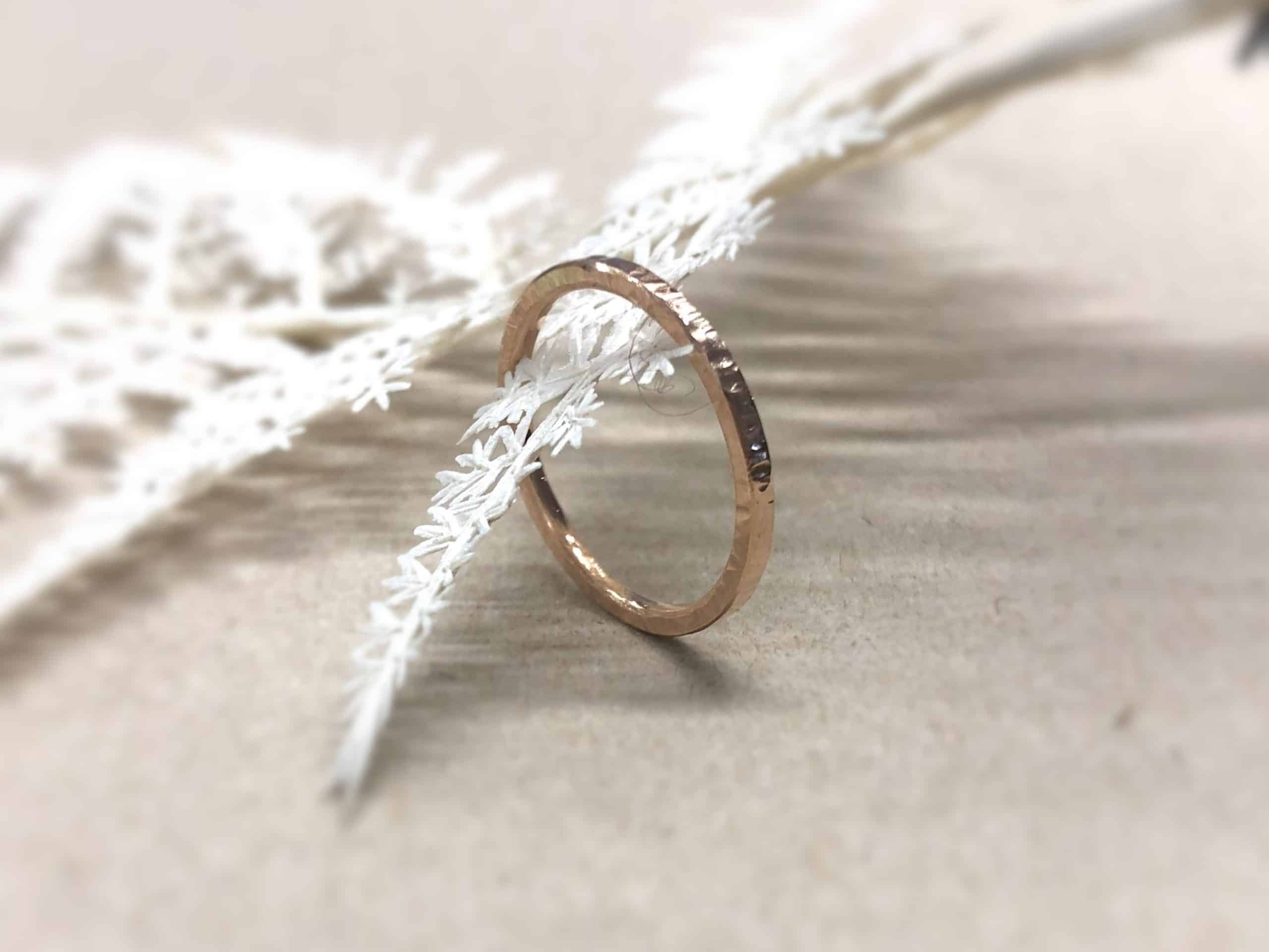 Rotgoldverlobungsring mit Baummuster "Irides 1" 5 Verlobungsring mit Baumrindemuster Irides Rotgold