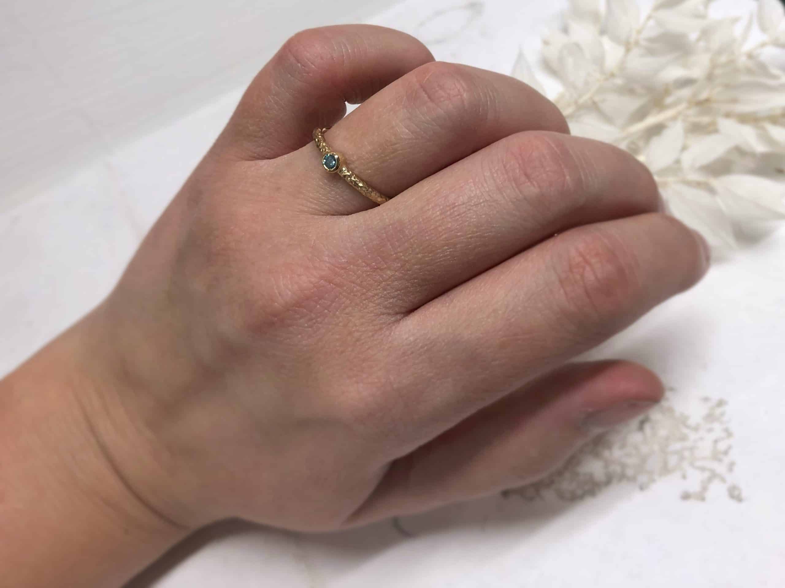 Rosegoldring mit blauem Stein "Thetes 2" 3 Handgefertiger Verlobungsring mit blauem Stein Thetes 2