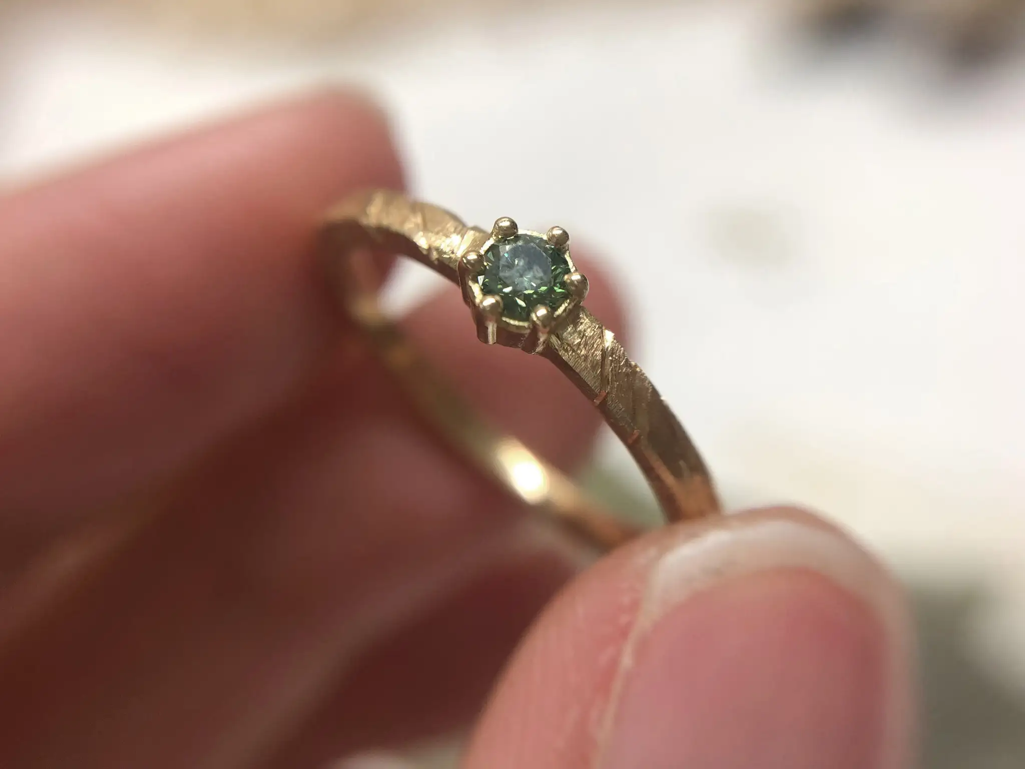 Rosegoldring mit grünem Stein "Linn 1" 5 Verlobungsring mit grünem Edelstein Linn