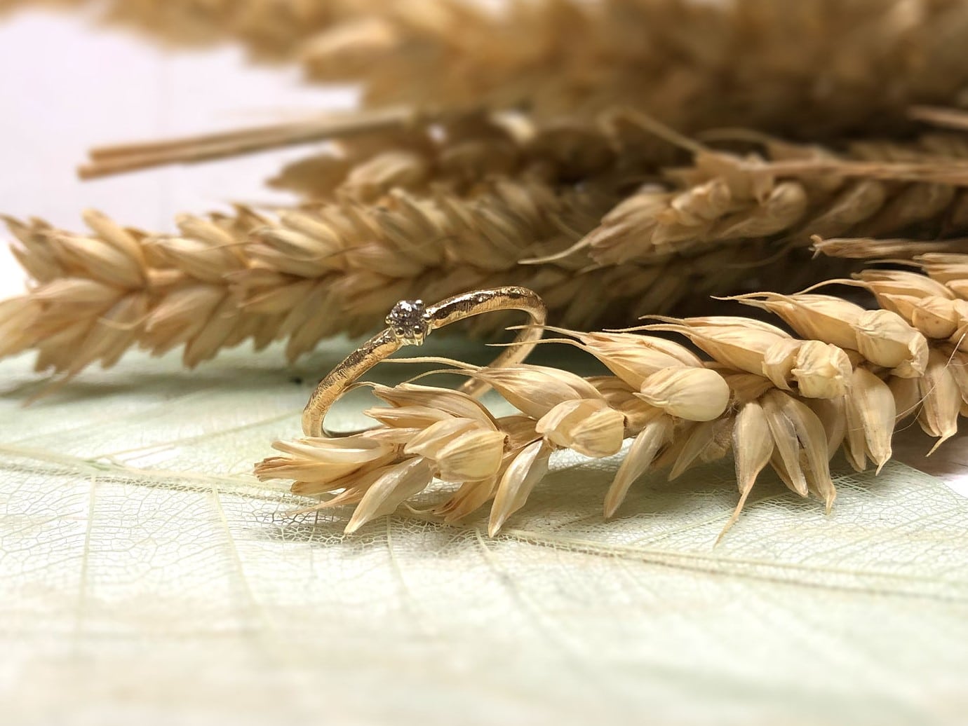 Rosegoldring mit Struktur "Nellia" 5 Rosegoldring mit Struktur "Nellia" – Bild 5