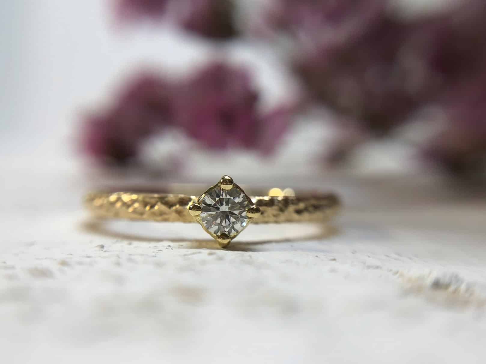 Rosegoldring mit Stein "Favora" 3 Verlobungsring bzw. Rosegoldring mit Stein Favora