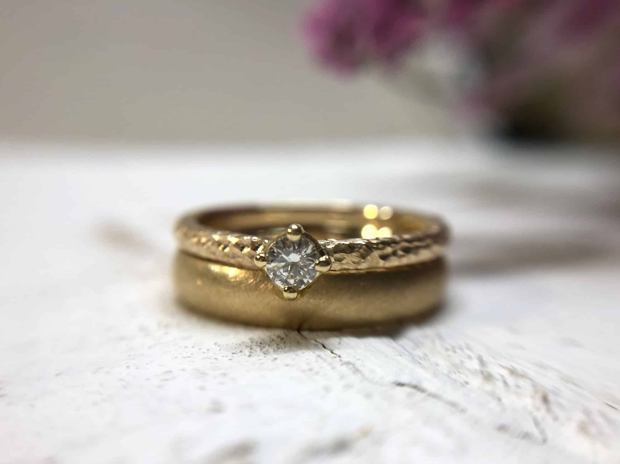 Rosegoldring mit Stein "Favora" 10 Vorsteckring neben dem Ehering, Rosegoldring mit Stein Favora